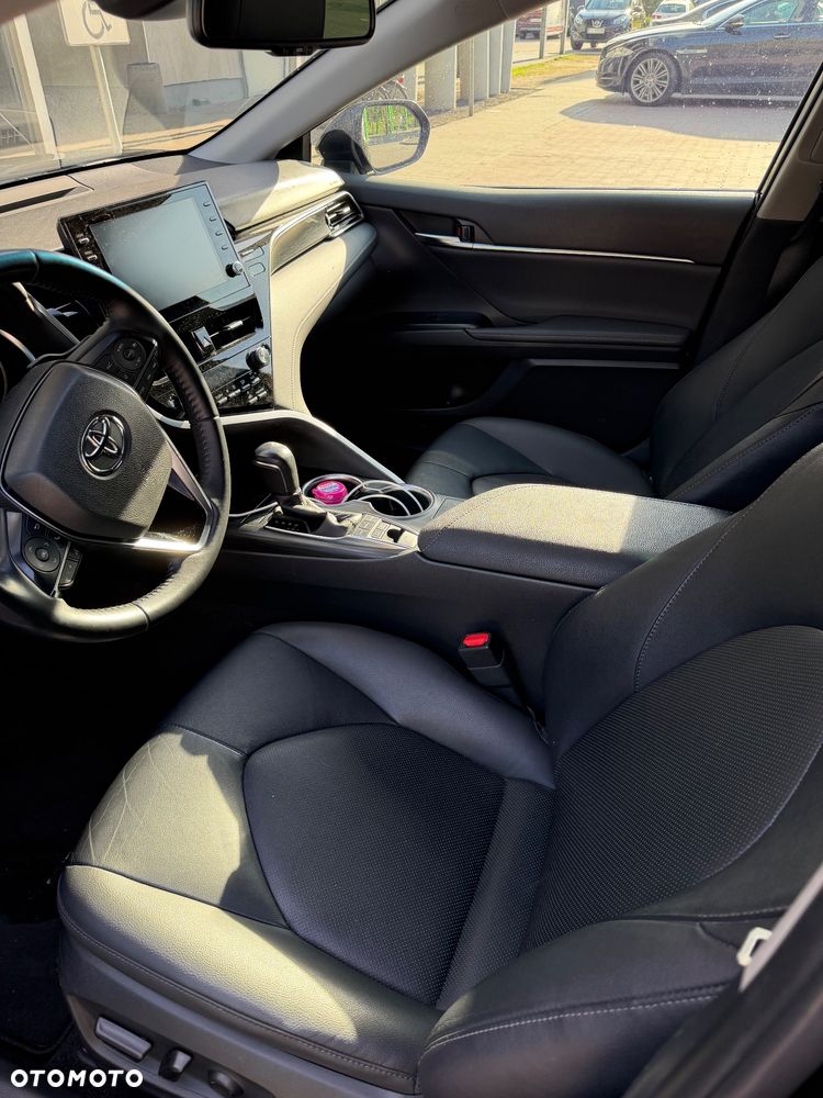 Toyota Camry 2.5 Hybrid Executive CVT - 10