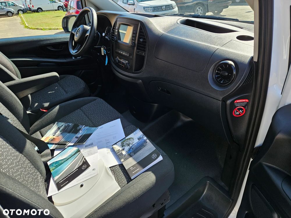 Mercedes-Benz Vito 4matic automat 4x4 erej.04 2023 long klima navi 3osobowy fvat23% - 3
