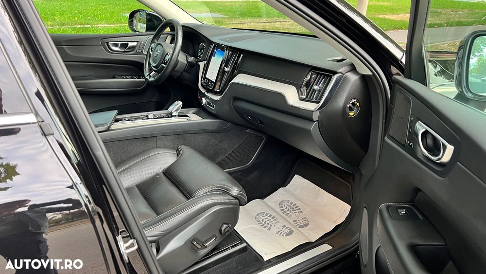 VOLVO XC60 2020 — imagine 9