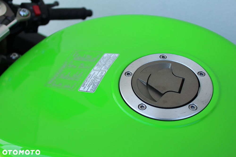 Kawasaki ZXR - 17