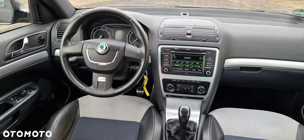 Skoda Octavia 2.0 TSI RS - 22