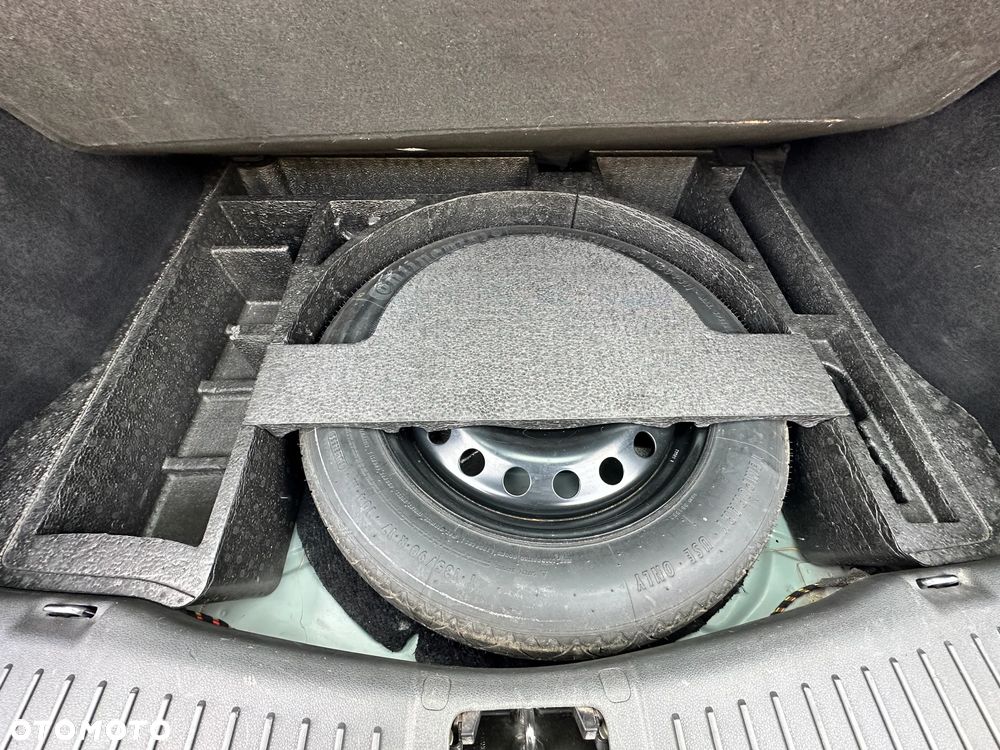 Ford Kuga 2.0 TDCi 2x4 Trend - 28