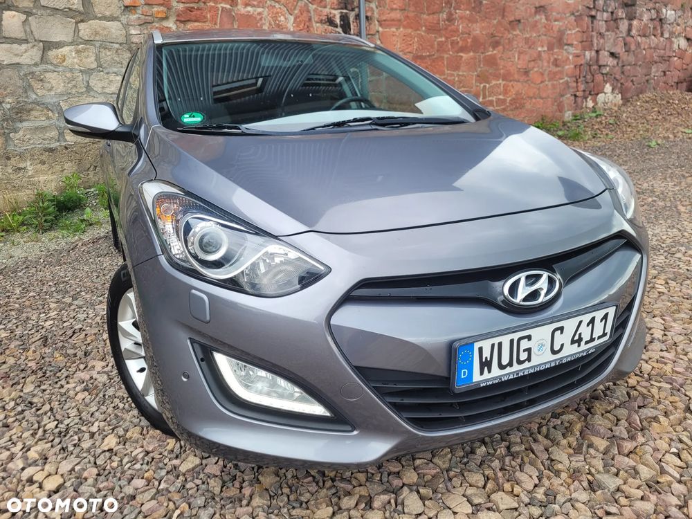 Hyundai i30 blue 1.6 GDI YES Gold