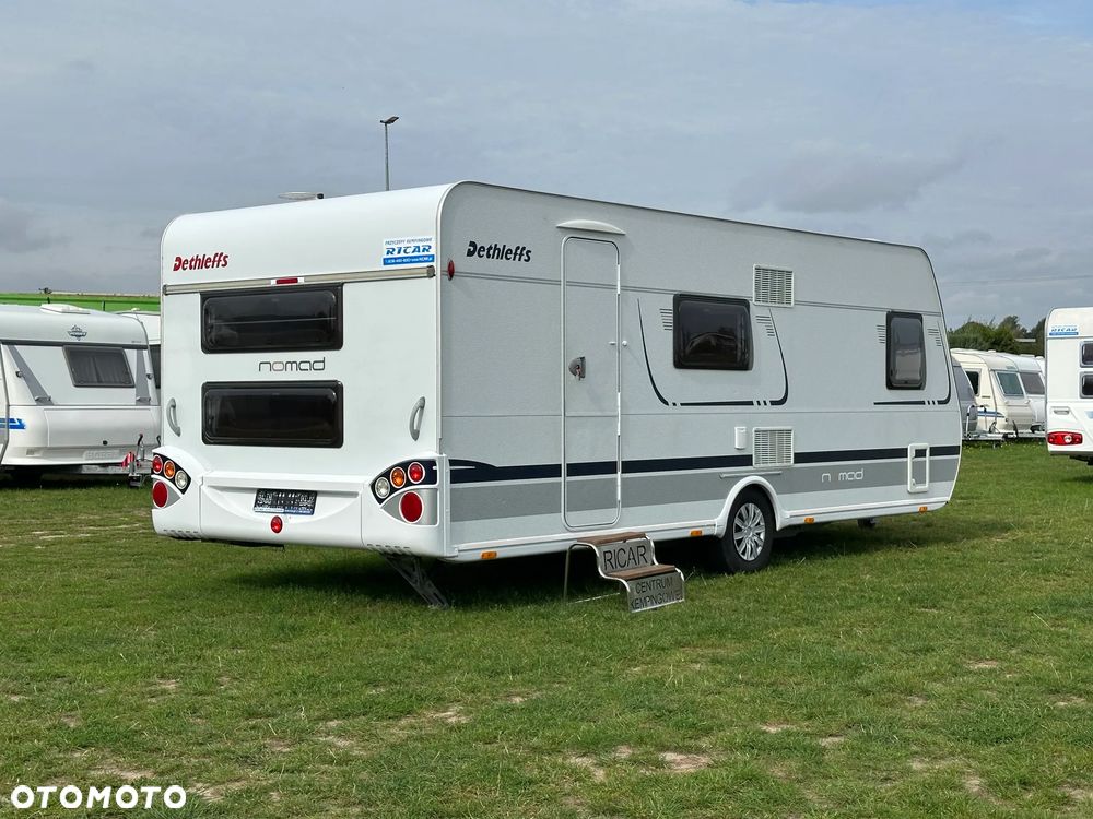 Dethleffs 550 NOMAD z przedsionkiem Isabella i łóżkami piętrowymi. - 1