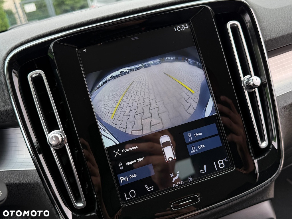 Volvo XC 40 T3 Momentum Pro - 27