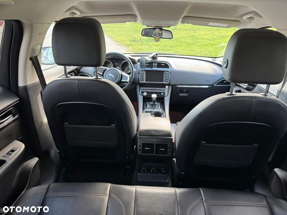 Jaguar F-Pace 2.0 i4D RWD Portfolio - 15