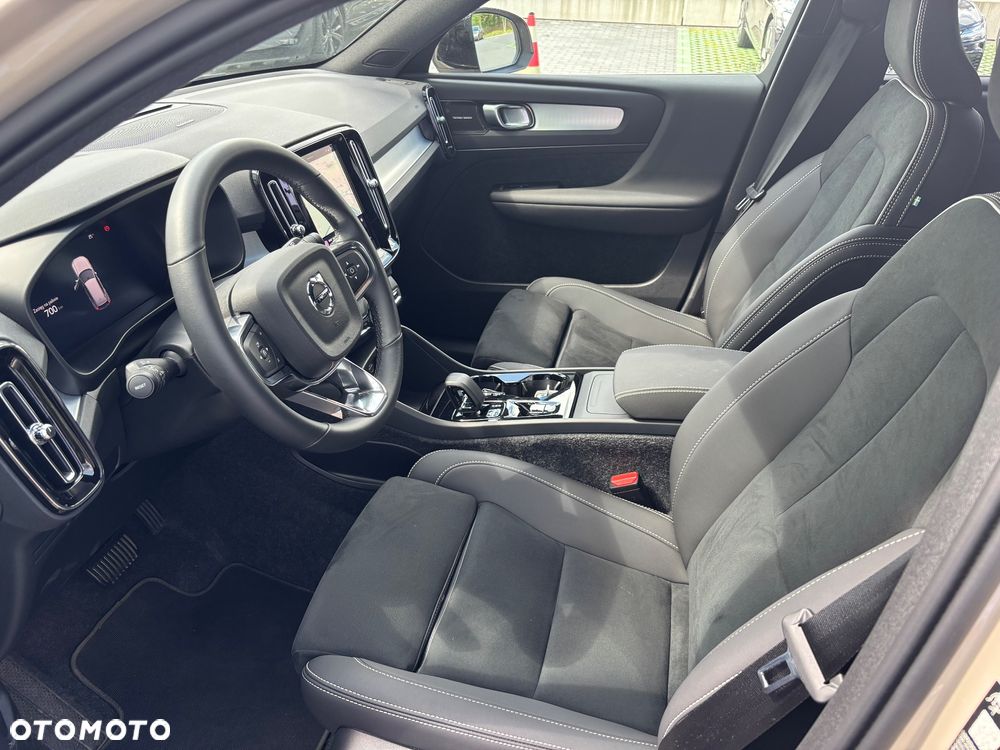 Volvo XC 40 B3 Plus Dark - 10