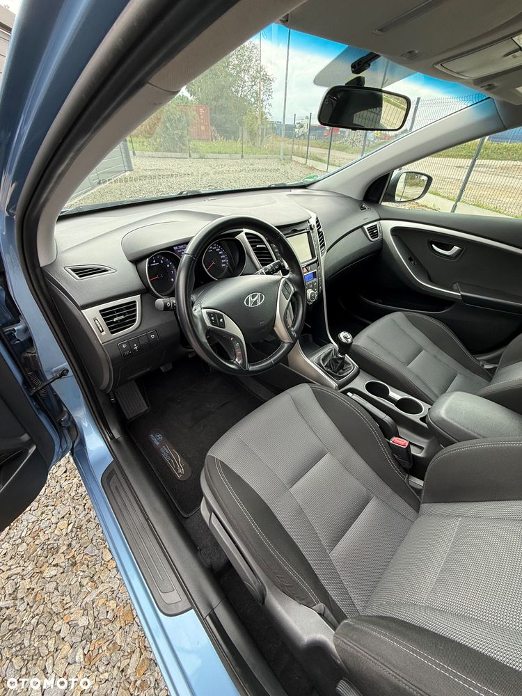 Hyundai i30 blue 1.6 GDI Passion - 10