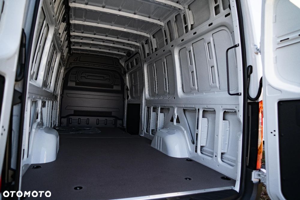 Mercedes-Benz Sprinter 317 - 24