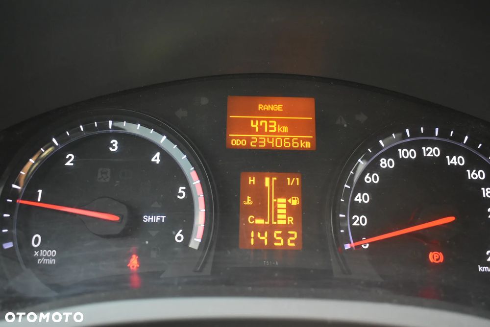 Toyota Avensis 2.0 D-4D Comfort - 12