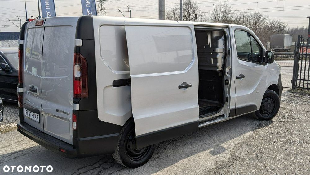 Opel Vivaro - 10