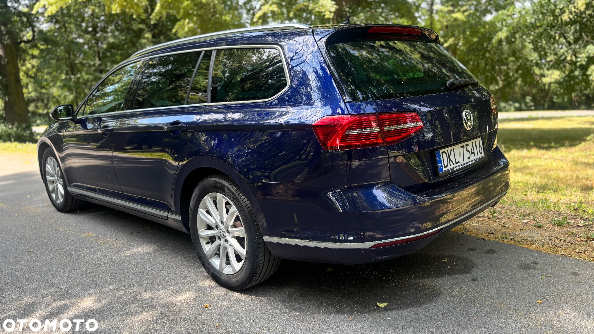 Volkswagen Passat Variant 2.0 TDI SCR BlueMotion Highline - 32