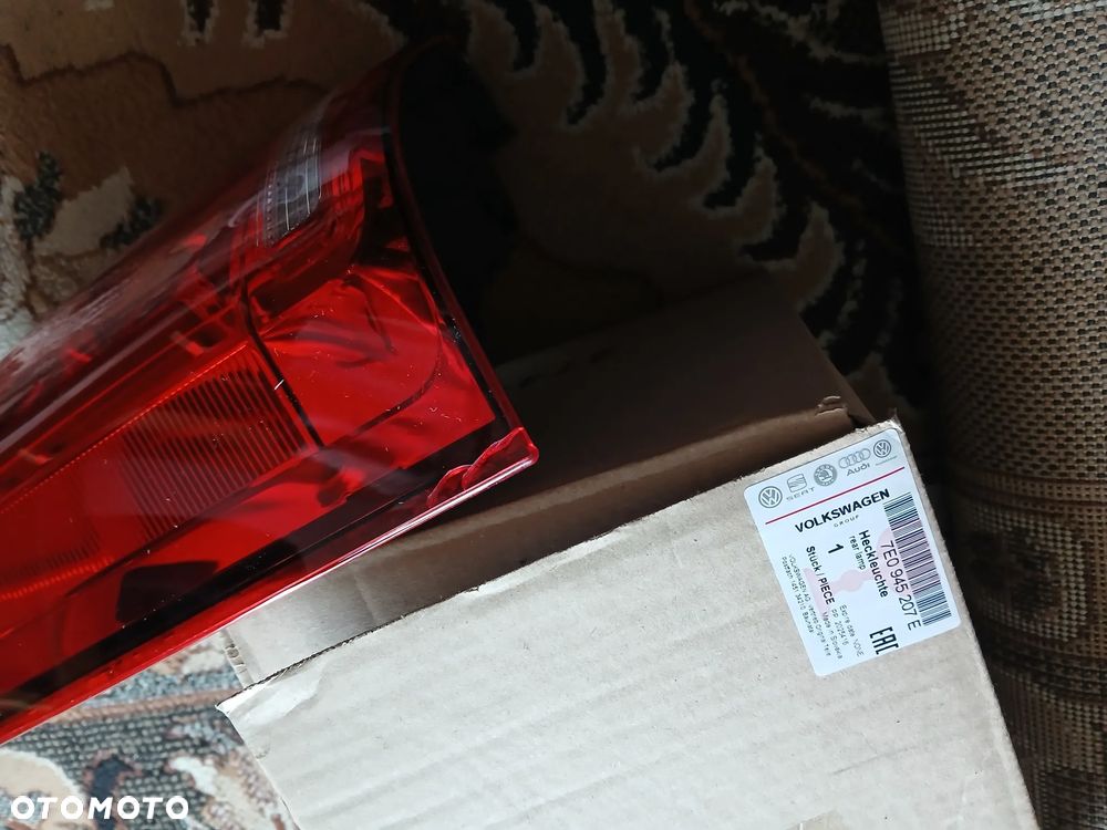 VW transporter T6 lampa tył lewa 7E0945207E - 7