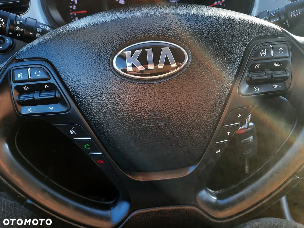 Kia Ceed - 14