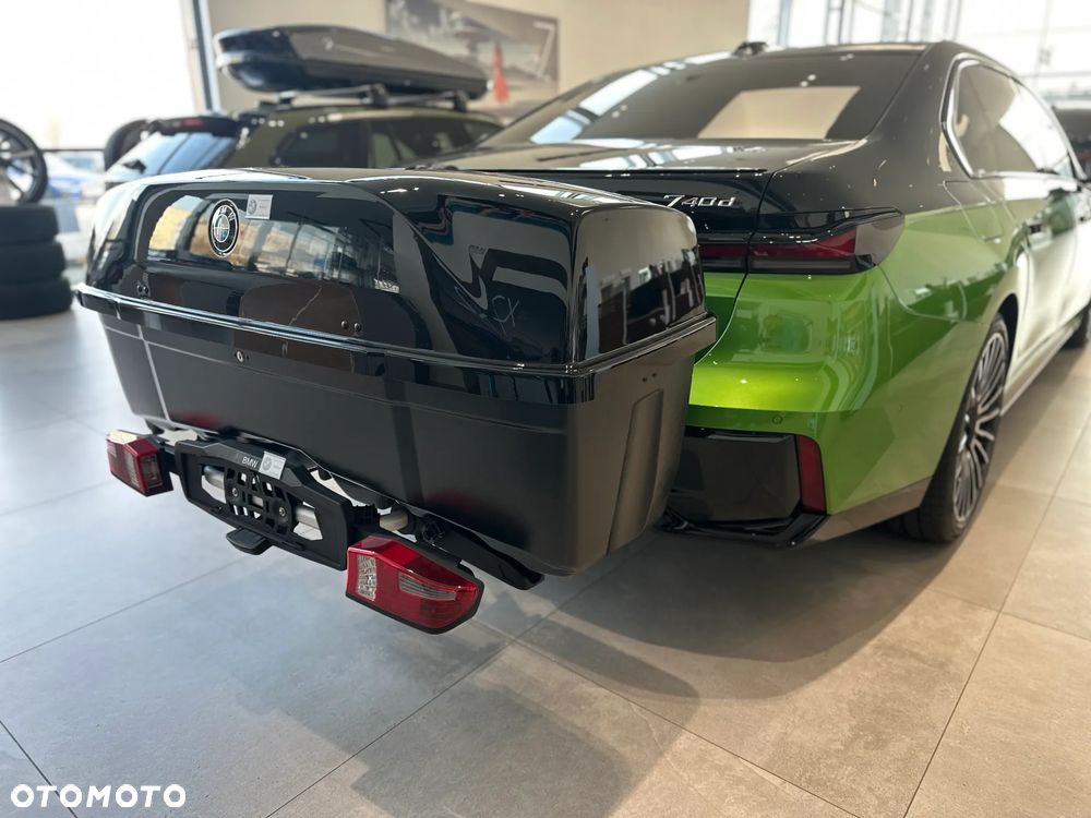 Zestaw BMW: bagażnik rowerowy na hak + box transportowy – 3 rowery – nr kat. 82725A57167 / 82725A57170 - 1