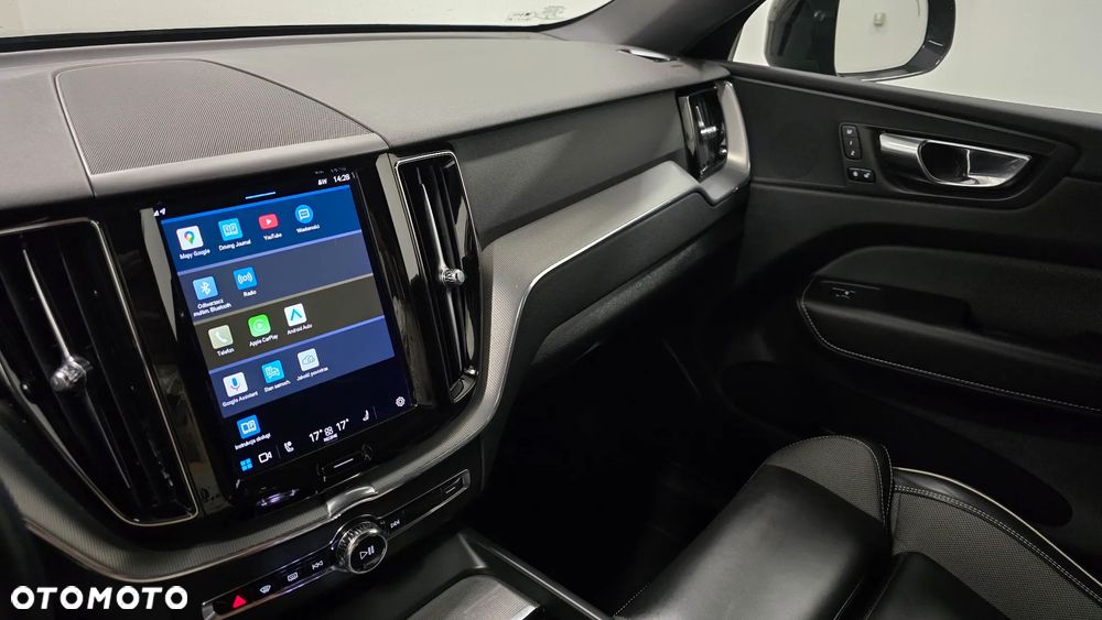 Volvo XC 60 B4 D Plus Dark - 20