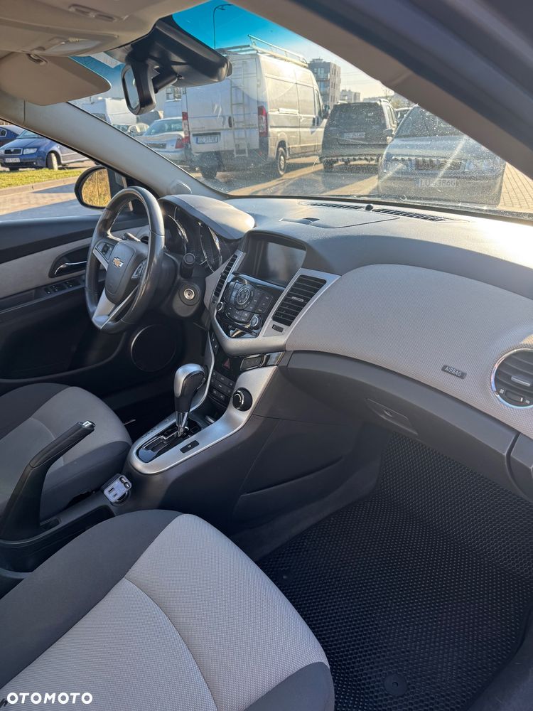 Chevrolet Cruze 1.8 LT+ - 17