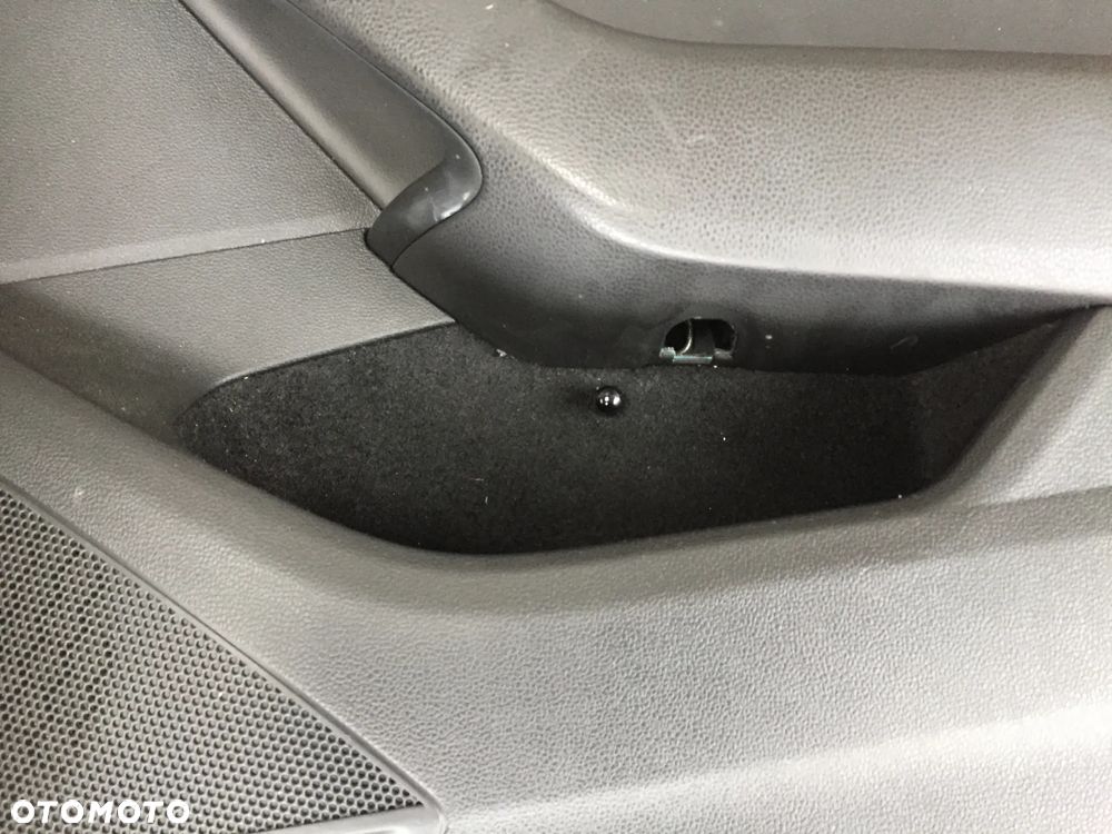 VW PASSAT B8 18R FOTELE PRZÓD + TYŁ KPL - 9