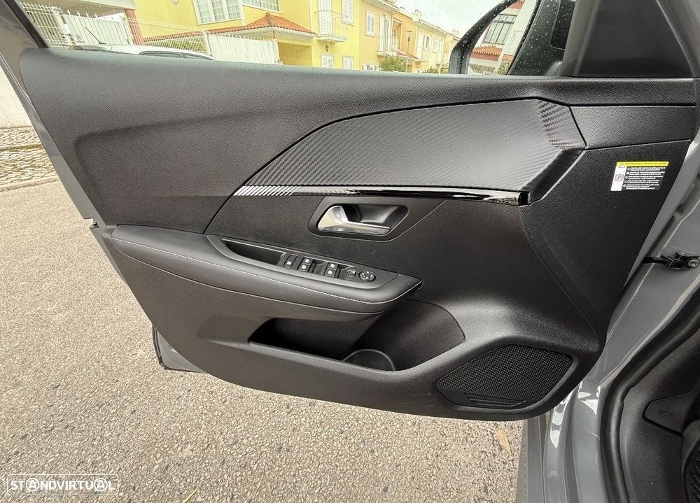 Peugeot 208 1.2 PureTech Allure EAT8 - 11