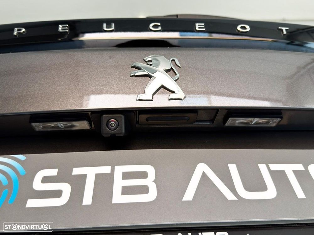 Peugeot 2008 1.2 PureTech GT Pack EAT8 - 11