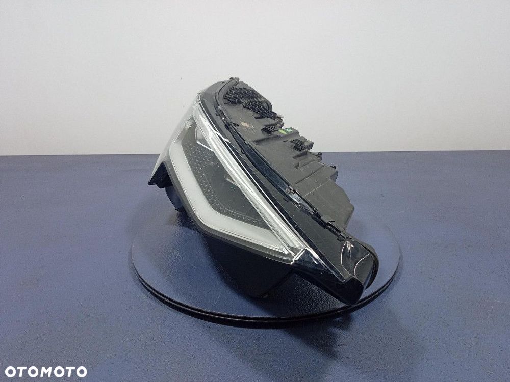 AUDI Q8 E-TRON 20-25 REFLEKTOR PRAWY PRZÓD 4KE941040 - 2