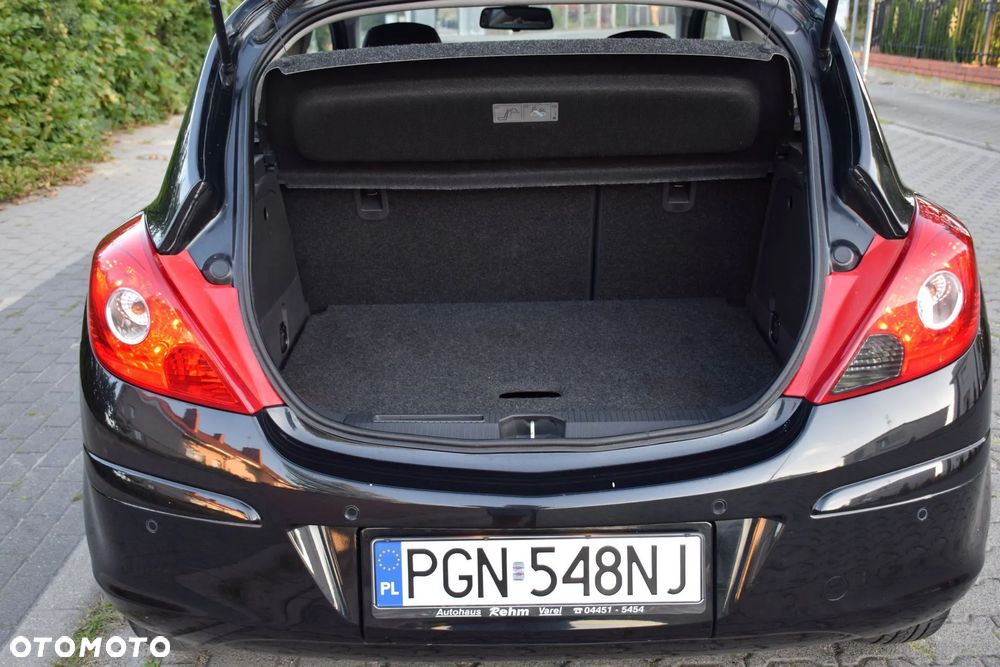 Opel Corsa 1.4 16V Cosmo - 19