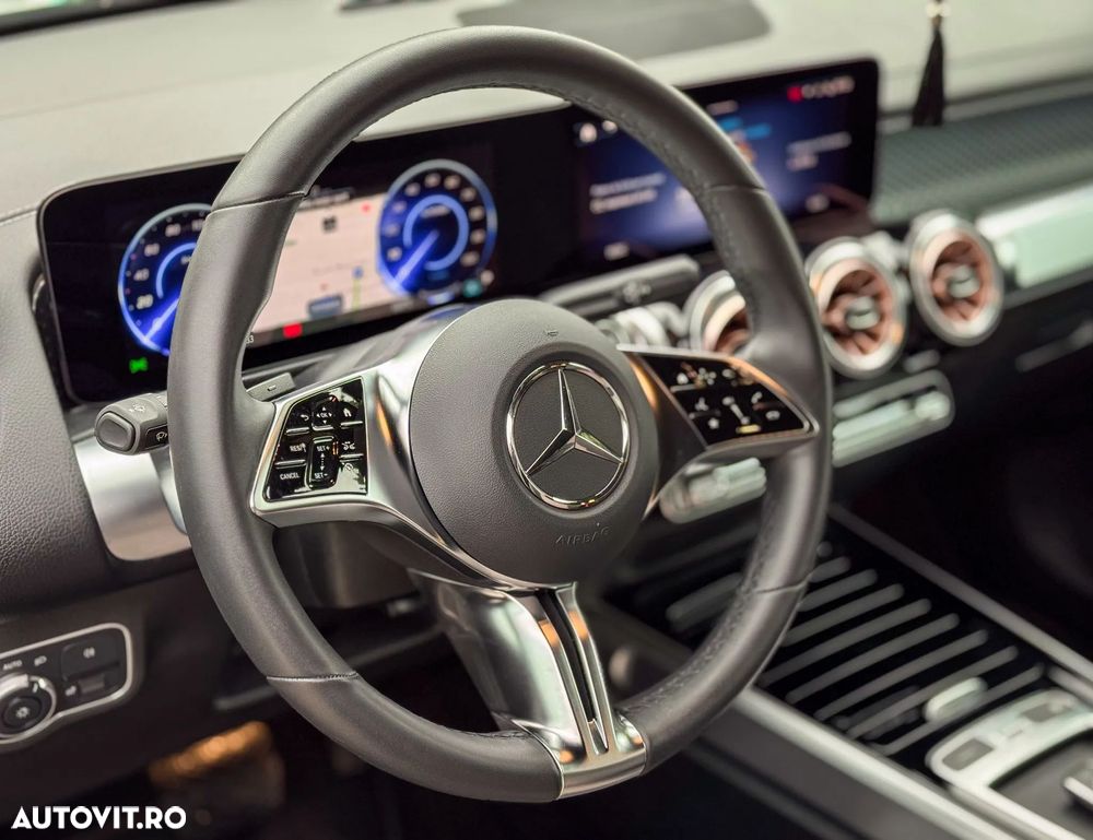 Mercedes-Benz EQB - 18