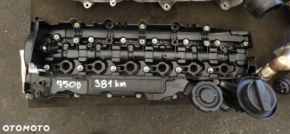 BMW - F01,F10,F15 - 750D - 381KM - POKRYWA ZAWORÓW  - 8510234 - 1