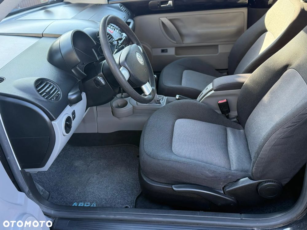 Volkswagen New Beetle 2.0 - 29