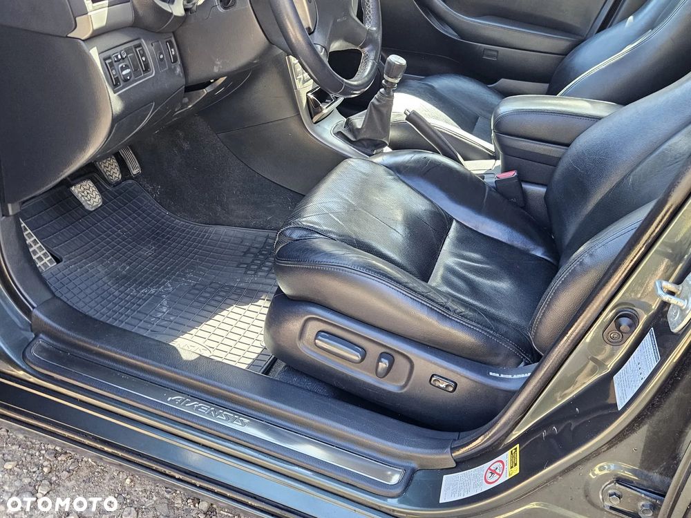 Toyota Avensis 2.2 D-4D Sol Plus 180 Premium - 24