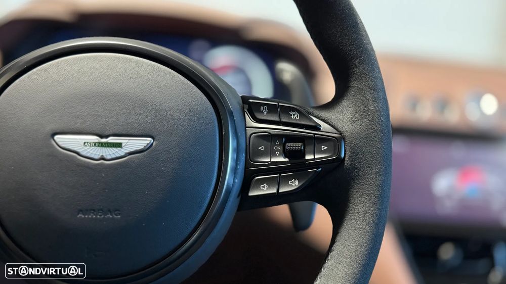 Aston Martin DBX 707 - 22