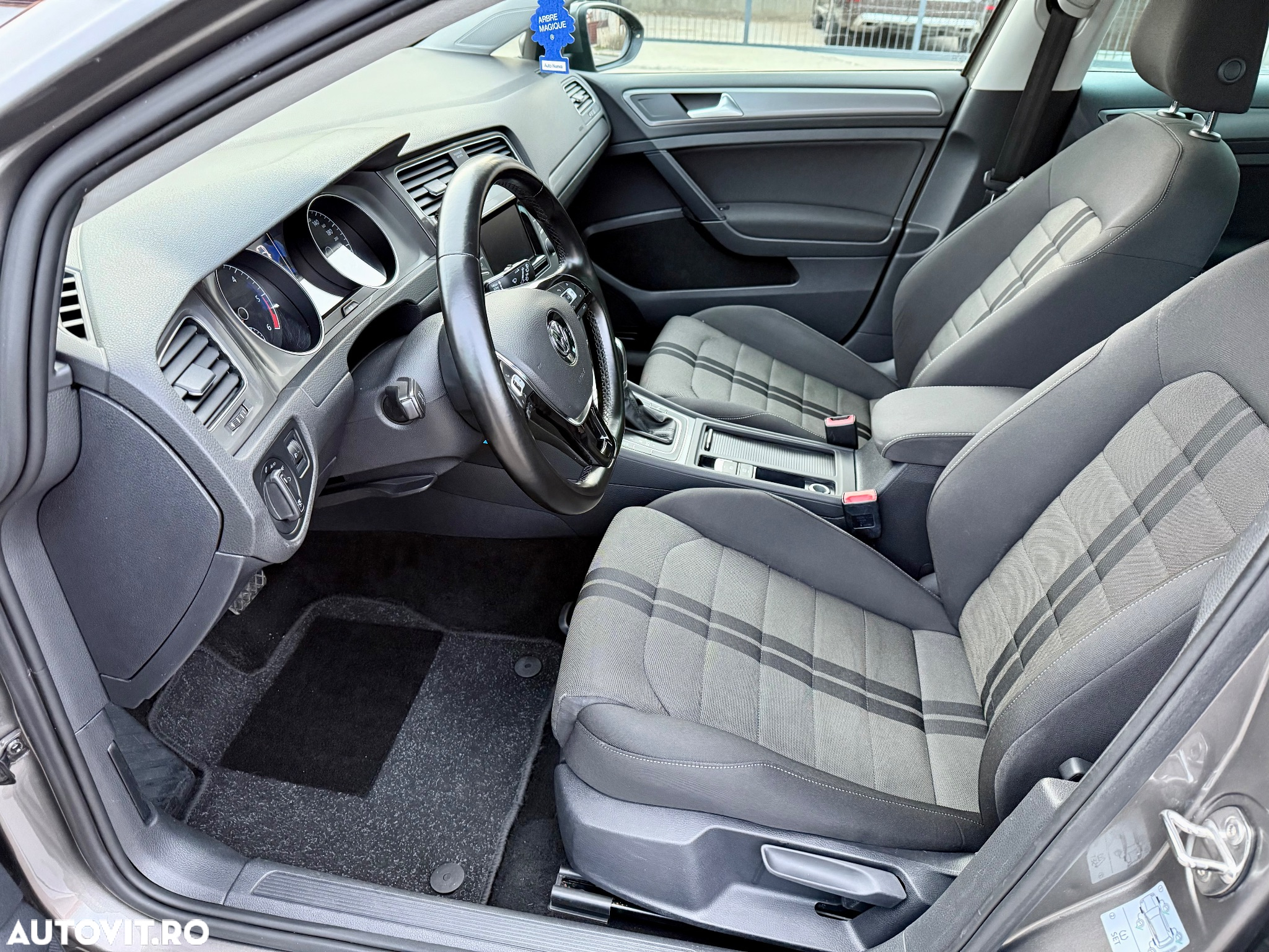 Volkswagen Golf 1.6 BlueTDI DSG Comfortline - 18