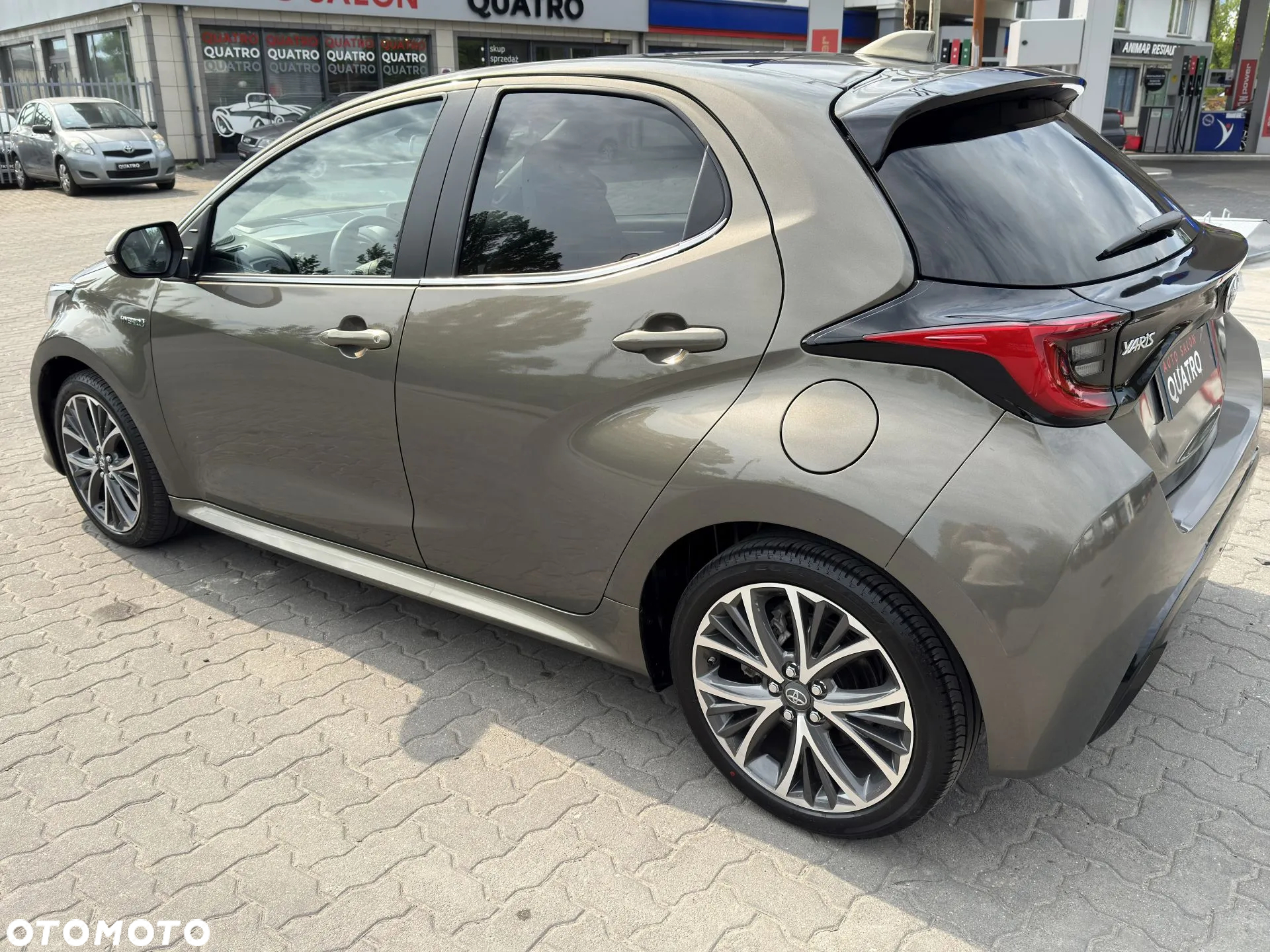 Toyota Yaris Hybrid 1.5 VVT-i Premiere Edition - 4
