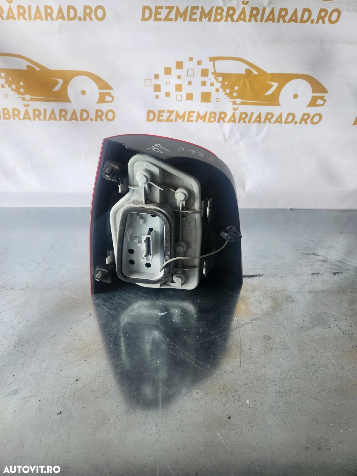 Lampa Stop Tripla Dreapta Vw Polo 9N - Dezmembrari Arad - 5