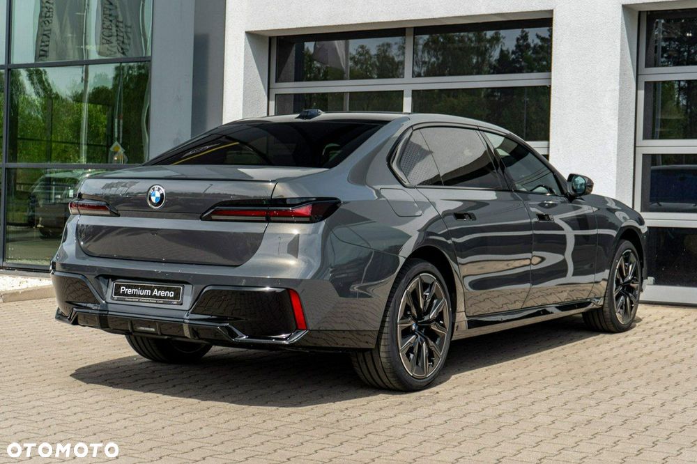 BMW Seria 7 - 12