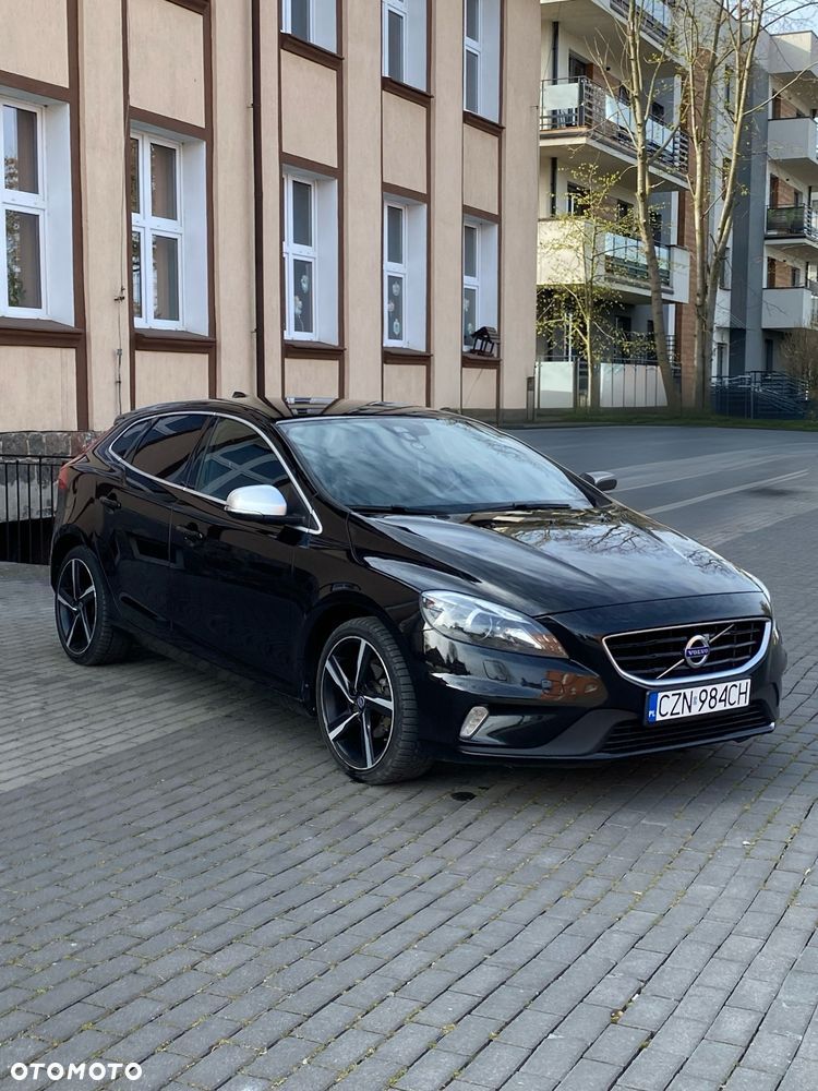 Volvo V40 D2 Drive-E R-Design Momentum - 1