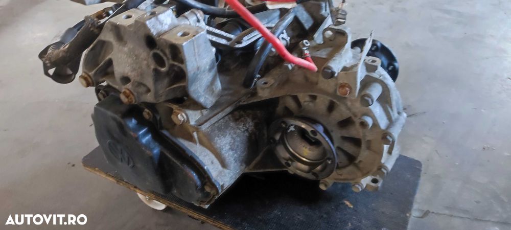 Cutie viteze manuala 5 trepte cu electromotor volkswagen vw caddy 2008 motor 1.9 BLS cod cutie JCS - 6