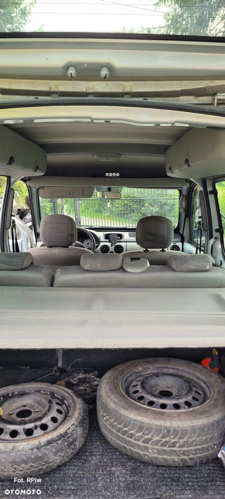 Renault Kangoo 1.6 16V Privilege - 12