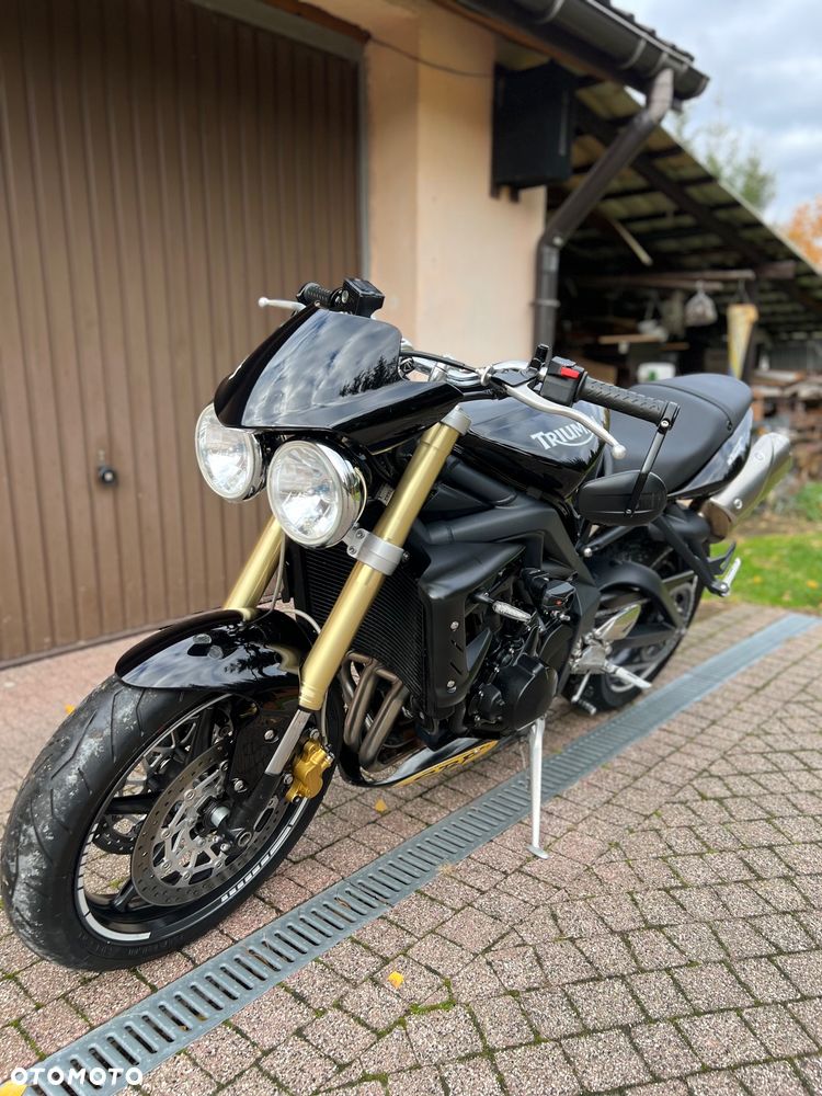 Triumph Street Triple - 4
