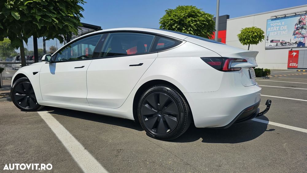 Tesla Model 3 - 6