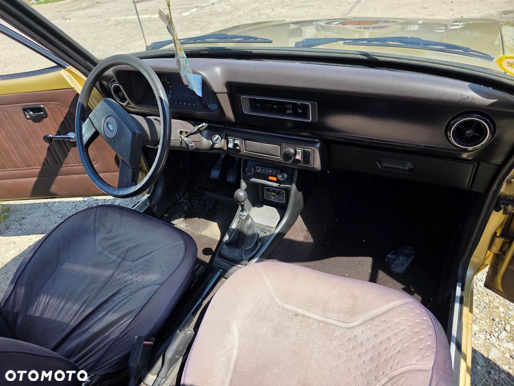 Ford Escort - 10