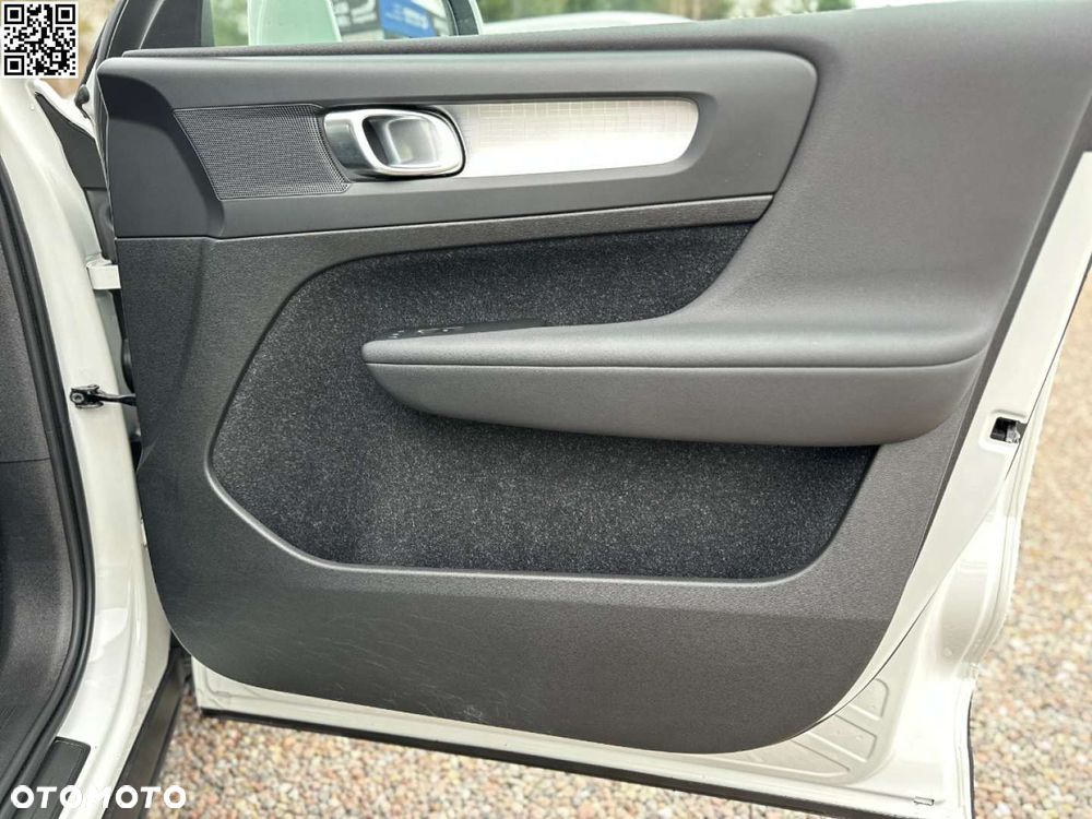 Volvo XC 40 - 25