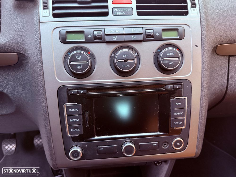 VW Touran 1.9 TDi Highline 7L - 9