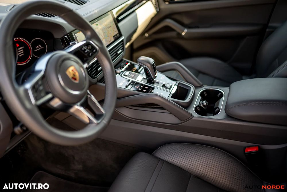 Porsche Cayenne Standard - 16