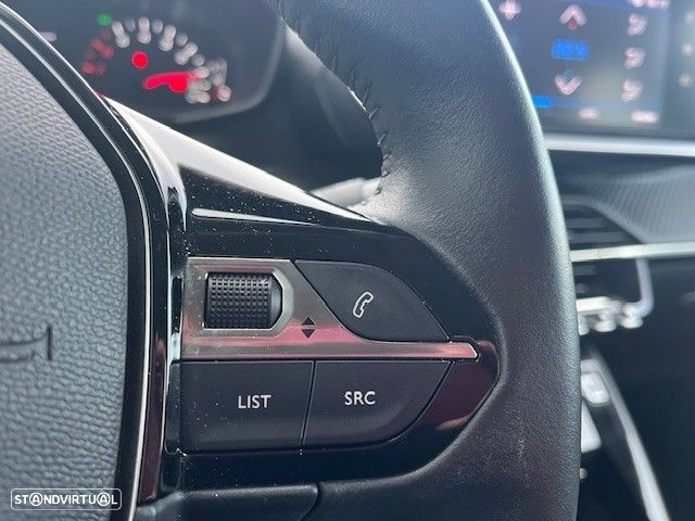 Peugeot 2008 1.2 PureTech Allure Pack - 22