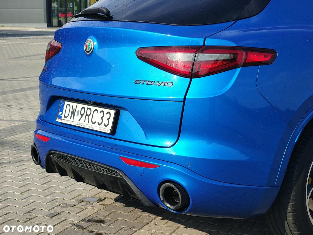 Alfa Romeo Stelvio 2.0 Turbo Veloce TI Q4 - 12