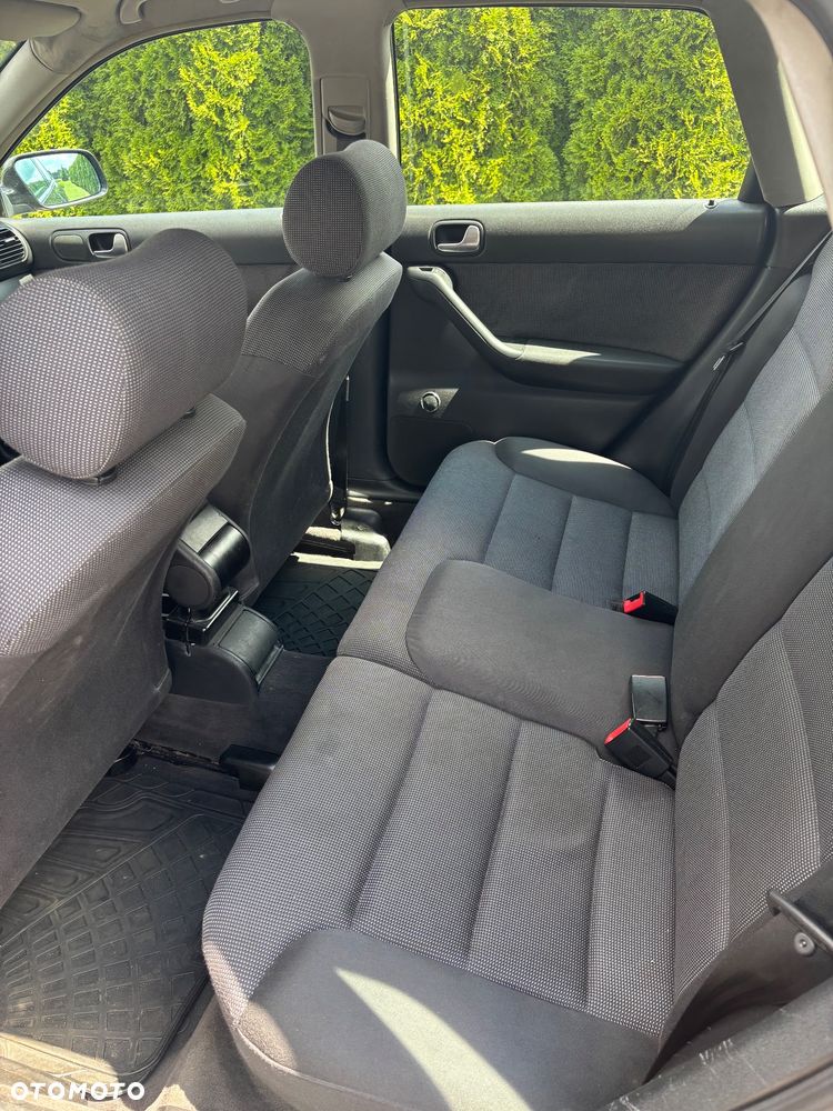 Audi A3 Sportback 1.6 Attraction - 9