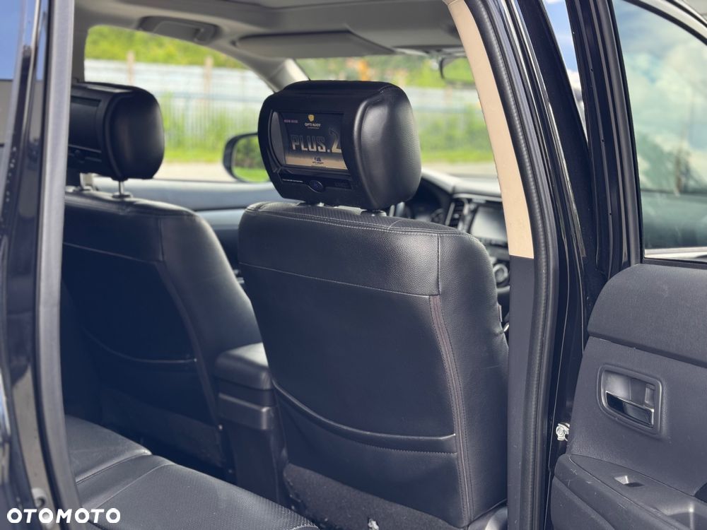 Mitsubishi Outlander - 13