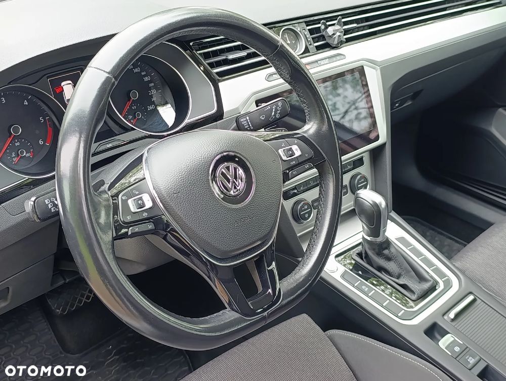 Volkswagen Passat 2.0 TDI SCR Comfortline DSG - 11