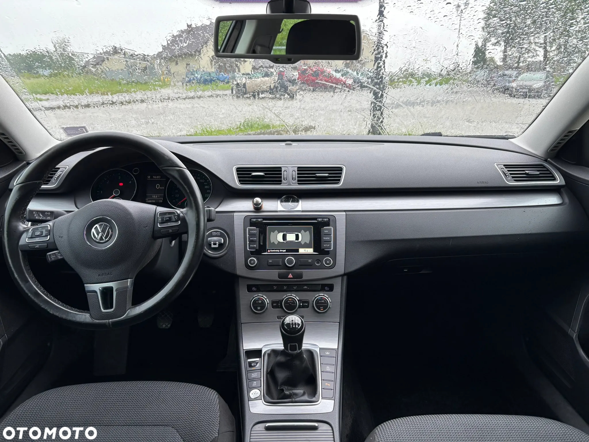 Volkswagen Passat 2.0 TDI Comfortline - 9